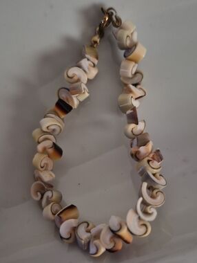 Vintage Surfer Spiral Cut Conch Shell Bracelet 7"